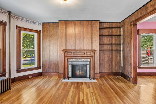 66 Nonotuck St, Holyoke, MA 01040