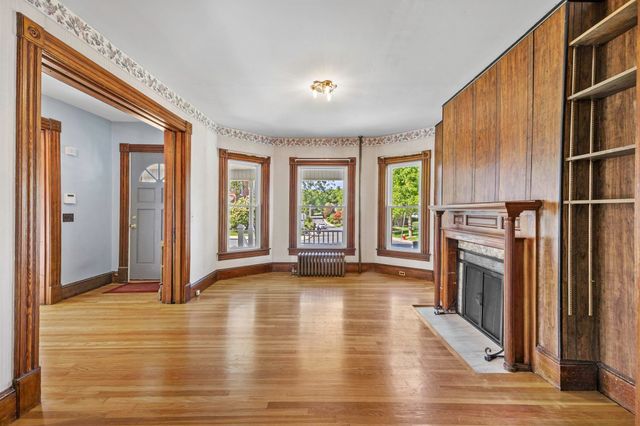 66 Nonotuck St, Holyoke, MA 01040