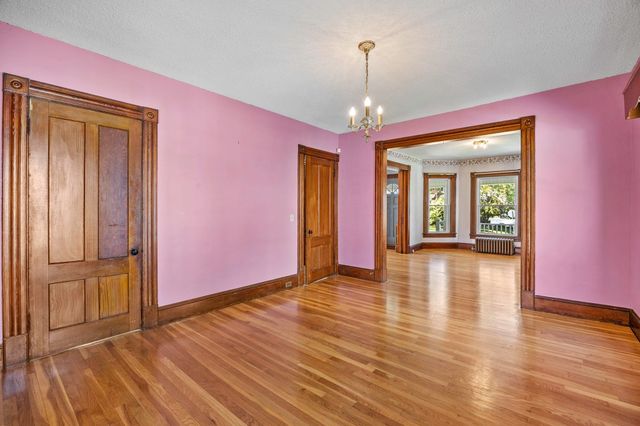 66 Nonotuck St, Holyoke, MA 01040