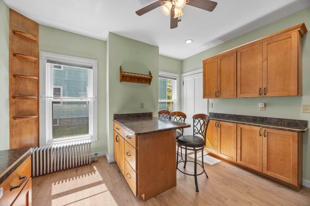 66 Nonotuck St, Holyoke, MA 01040