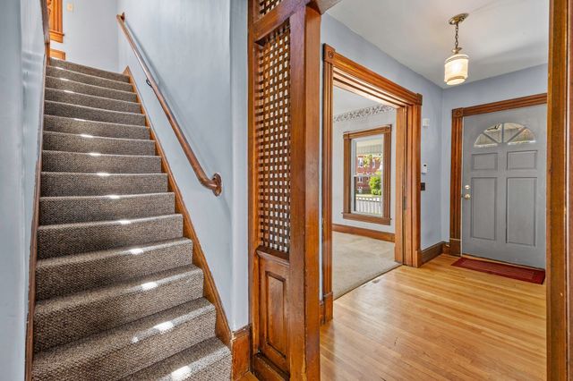66 Nonotuck St, Holyoke, MA 01040