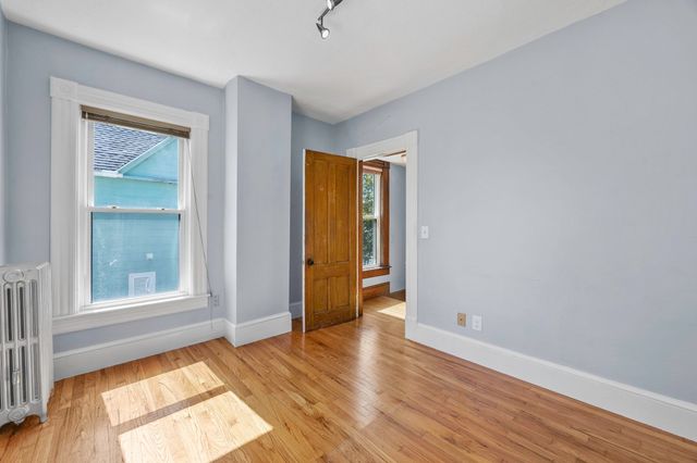 66 Nonotuck St, Holyoke, MA 01040