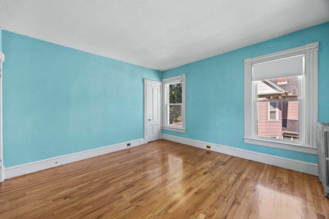 66 Nonotuck St, Holyoke, MA 01040