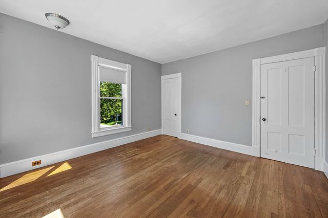 66 Nonotuck St, Holyoke, MA 01040