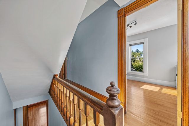 66 Nonotuck St, Holyoke, MA 01040