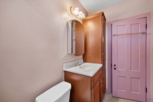 66 Nonotuck St, Holyoke, MA 01040