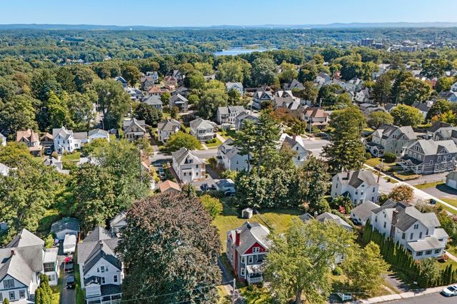 66 Nonotuck St, Holyoke, MA 01040