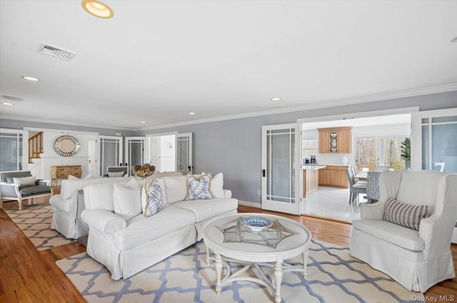 9 Red Creek Circle, Hampton Bays, NY 11946