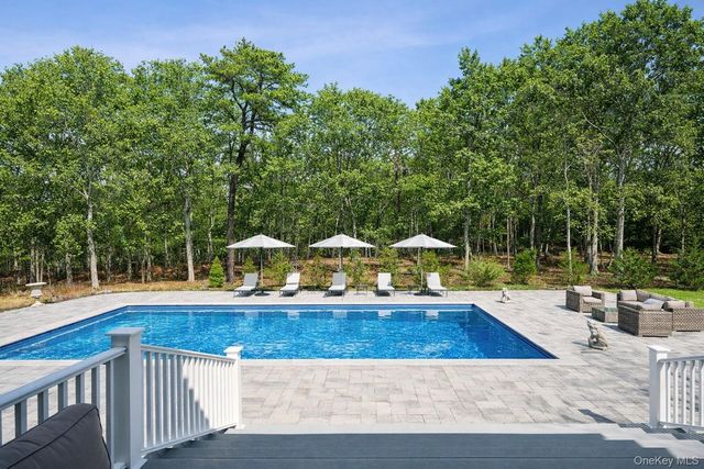 9 Red Creek Circle, Hampton Bays, NY 11946