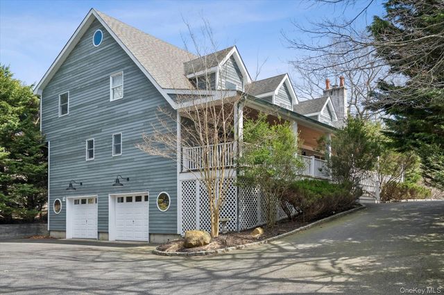 9 Red Creek Circle, Hampton Bays, NY 11946