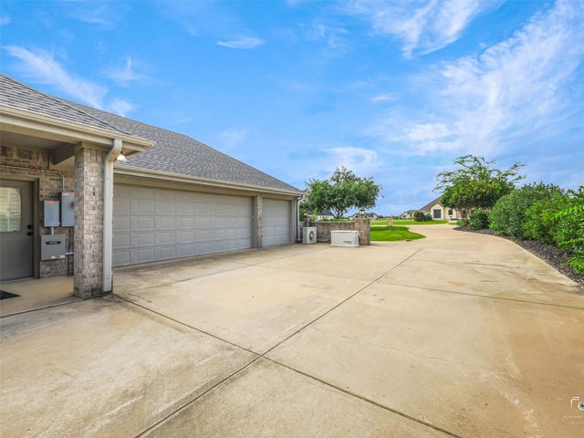 4428 Lake Breeze Drive, Mckinney, TX 75071