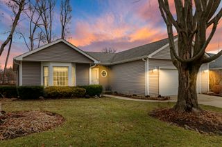 1608 N Leonard Avenue, Mchenry, IL 60050