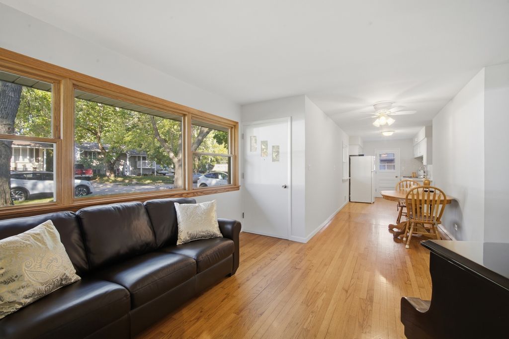 63 N Prairie Avenue, Mundelein, IL 60060 — photo 3