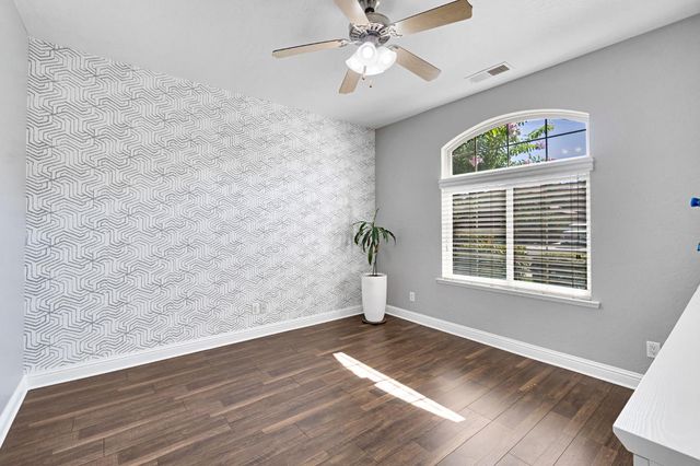 5883 N Leafwood Avenue, Fresno, CA 93723