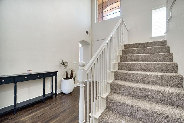 5883 N Leafwood Avenue, Fresno, CA 93723