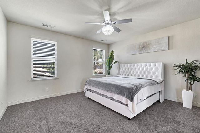 5883 N Leafwood Avenue, Fresno, CA 93723