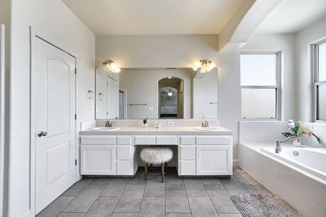 5883 N Leafwood Avenue, Fresno, CA 93723