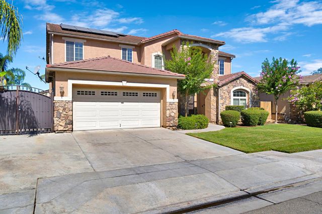 5883 N Leafwood Avenue, Fresno, CA 93723
