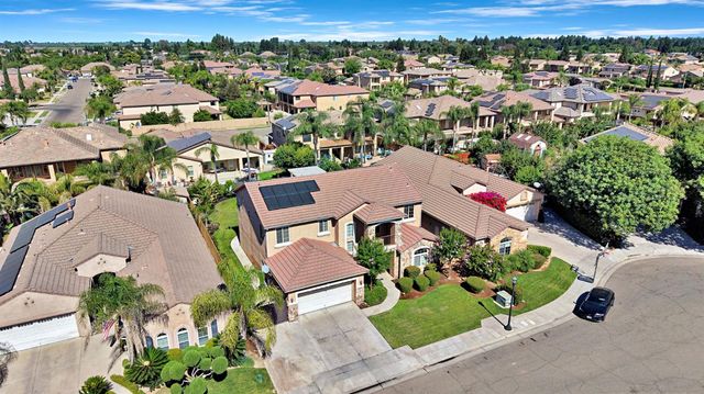 5883 N Leafwood Avenue, Fresno, CA 93723