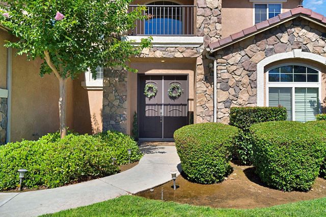 5883 N Leafwood Avenue, Fresno, CA 93723