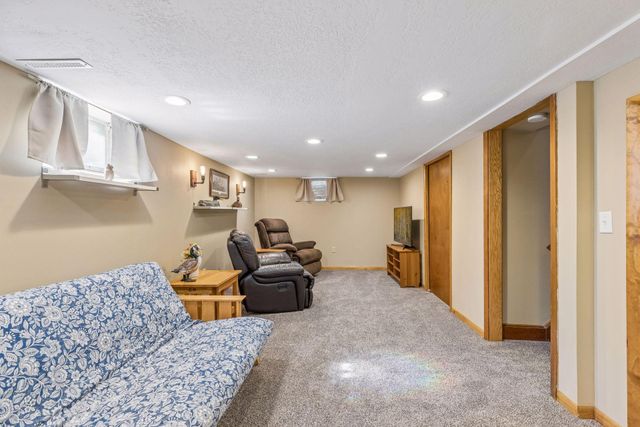 6232 Birchwood Road, Woodbury, MN 55125