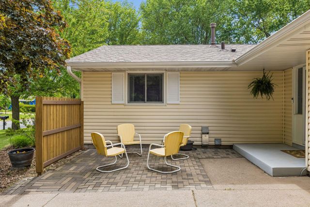 6232 Birchwood Road, Woodbury, MN 55125