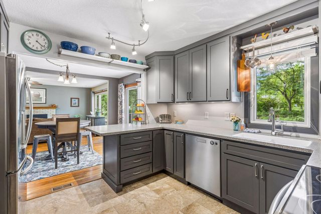 6232 Birchwood Road, Woodbury, MN 55125