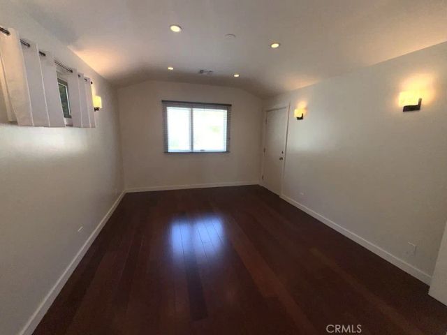 2746 N Kenneth Road North, Burbank, CA 91504