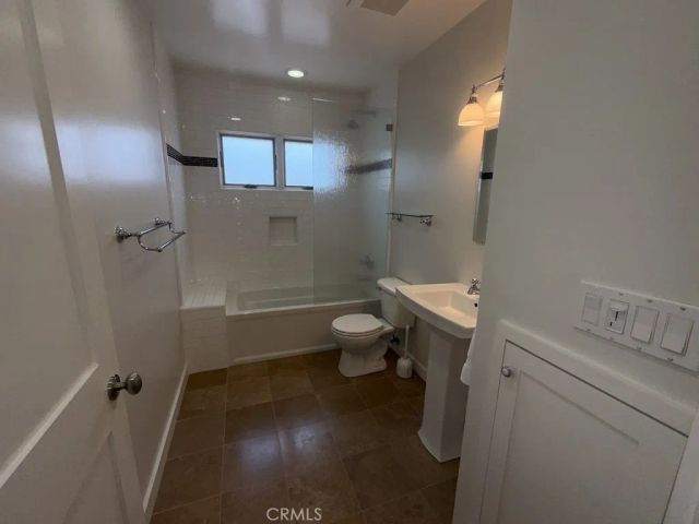 2746 N Kenneth Road North, Burbank, CA 91504