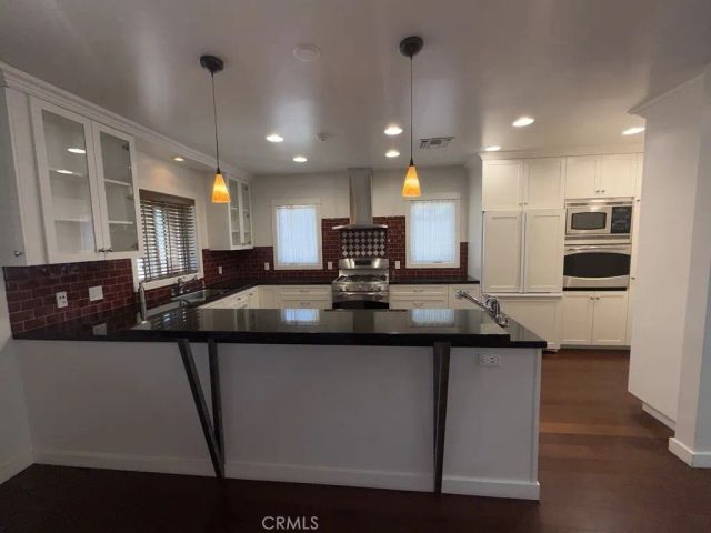 2746 N Kenneth Road North, Burbank, CA 91504