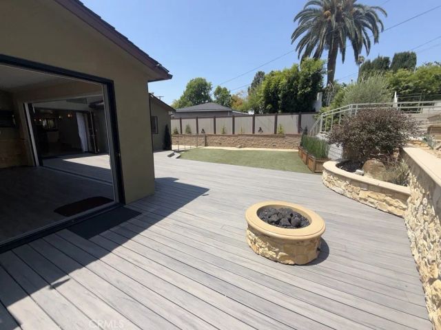 2746 N Kenneth Road North, Burbank, CA 91504