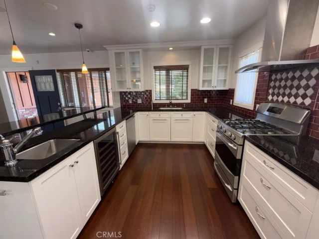 2746 N Kenneth Road North, Burbank, CA 91504