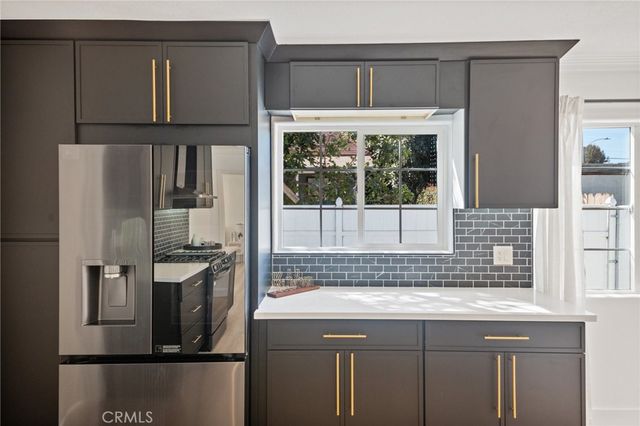 916 N Oxford, Los Angeles, CA 90029