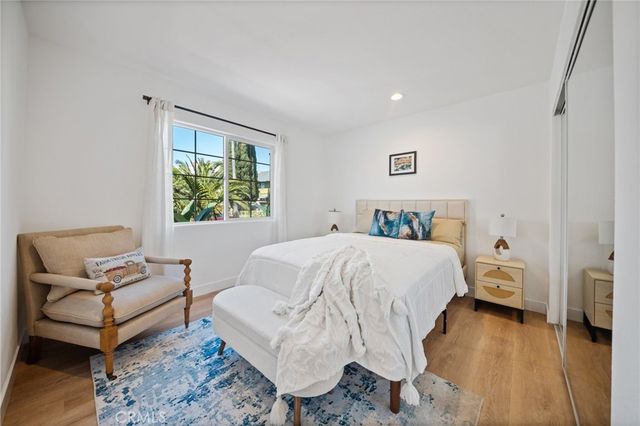 916 N Oxford, Los Angeles, CA 90029