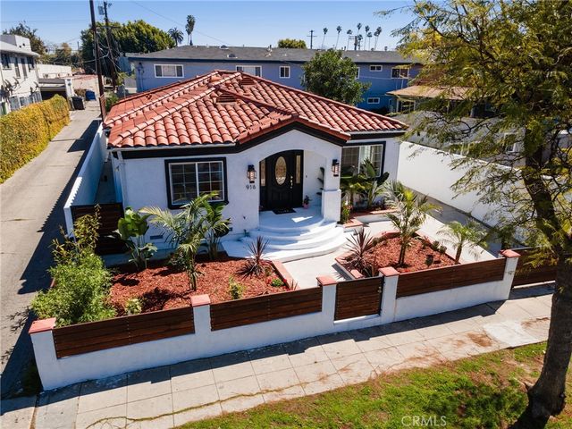 916 N Oxford, Los Angeles, CA 90029