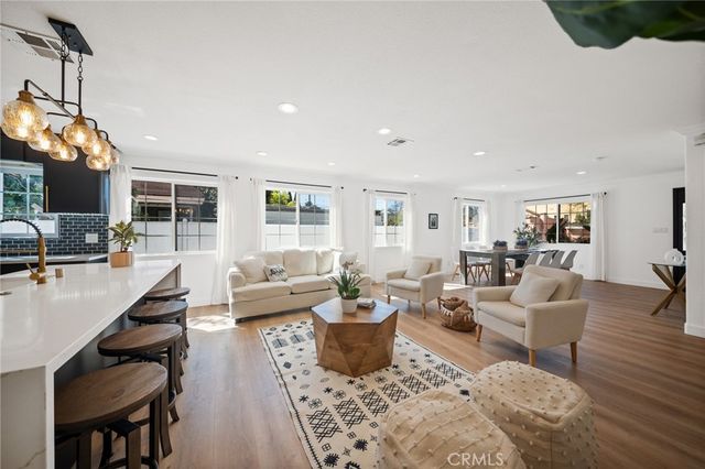 916 N Oxford, Los Angeles, CA 90029