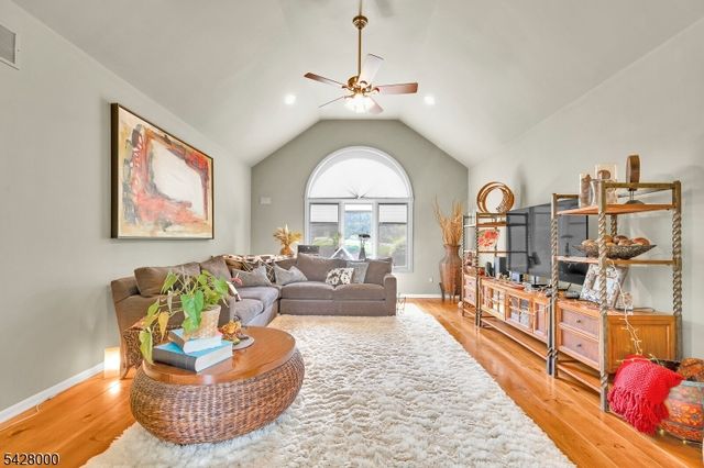 17 Elmwood Dr, Warren Twp., NJ 07059