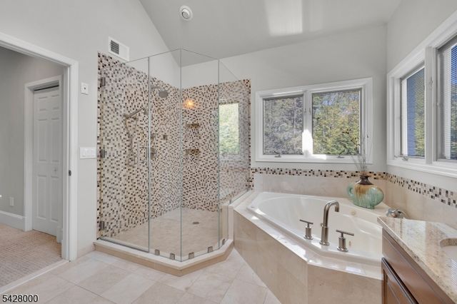 17 Elmwood Dr, Warren Twp., NJ 07059