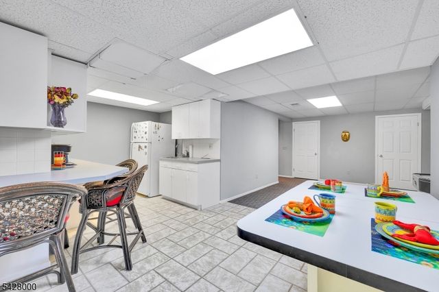 17 Elmwood Dr, Warren Twp., NJ 07059