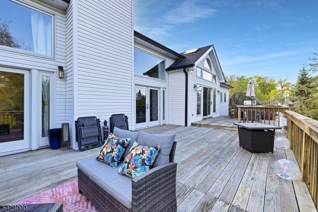 17 Elmwood Dr, Warren Twp., NJ 07059