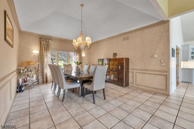 17 Elmwood Dr, Warren Twp., NJ 07059