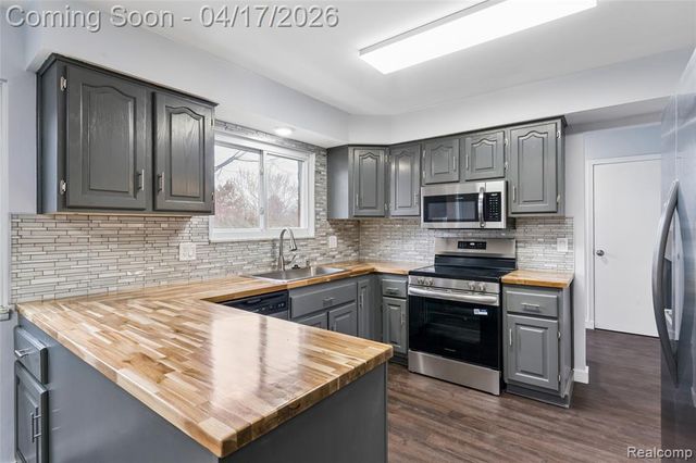 337 Bella Vista Drive, Grand Blanc, MI 48439