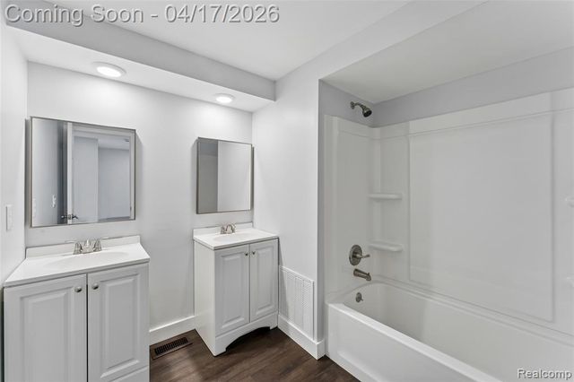 337 Bella Vista Drive, Grand Blanc, MI 48439