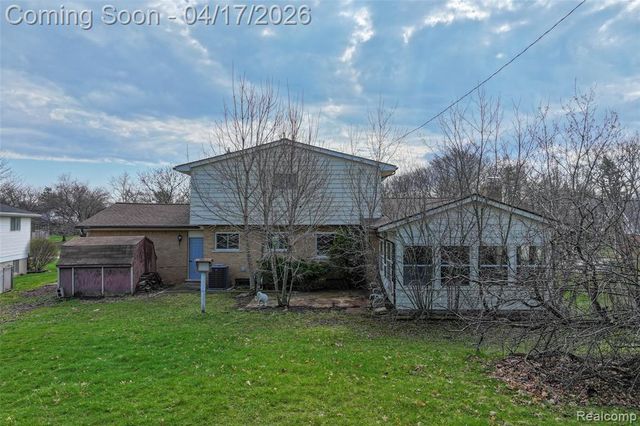 337 Bella Vista Drive, Grand Blanc, MI 48439