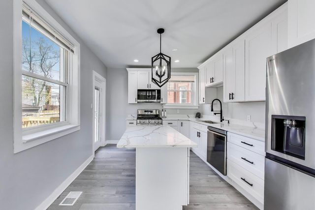 7026 S Vernon Avenue, Chicago, IL 60637