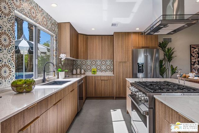 5155 E Bobolink Lane, Palm Springs, CA 92264