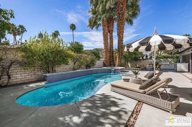 5155 E Bobolink Lane, Palm Springs, CA 92264