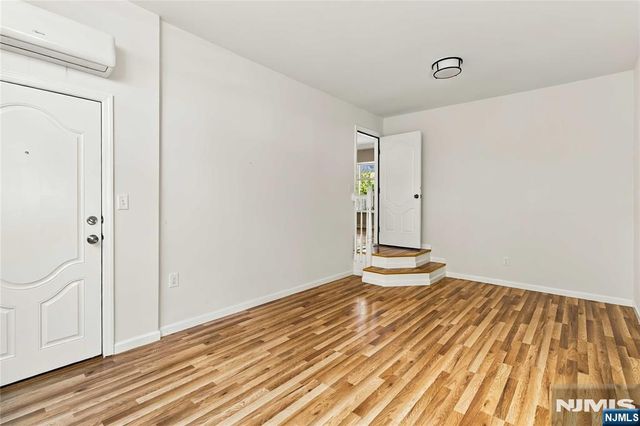 589 Albin Street, Teaneck, NJ 07666