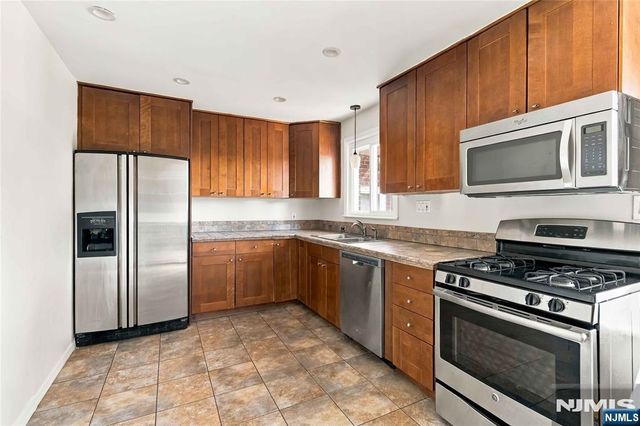 589 Albin Street, Teaneck, NJ 07666