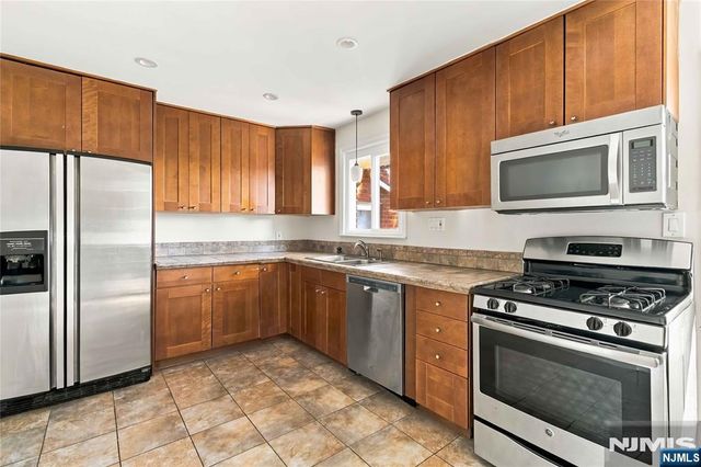 589 Albin Street, Teaneck, NJ 07666